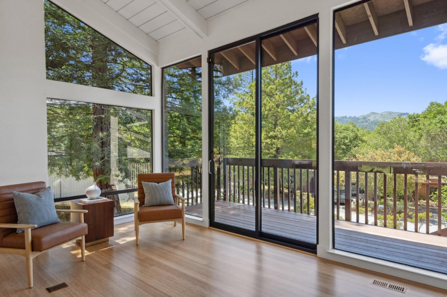 Detail Gallery Image 4 of 40 For 50 Bear Paw, Portola Valley,  CA 94028 - 4 Beds | 4 Baths