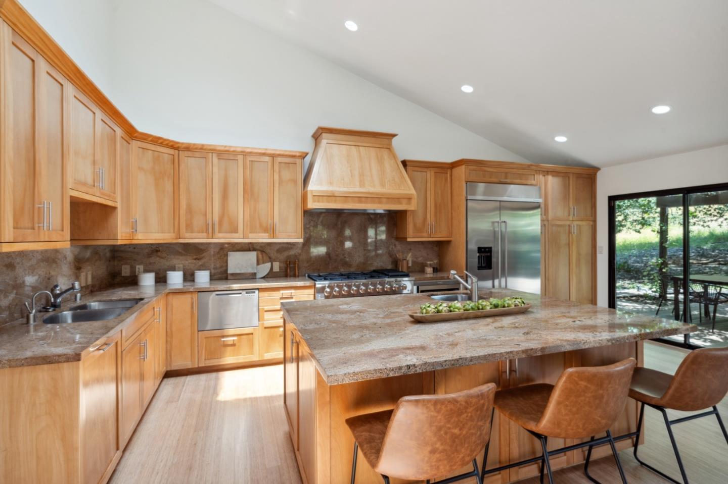 Detail Gallery Image 9 of 40 For 50 Bear Paw, Portola Valley,  CA 94028 - 4 Beds | 4 Baths