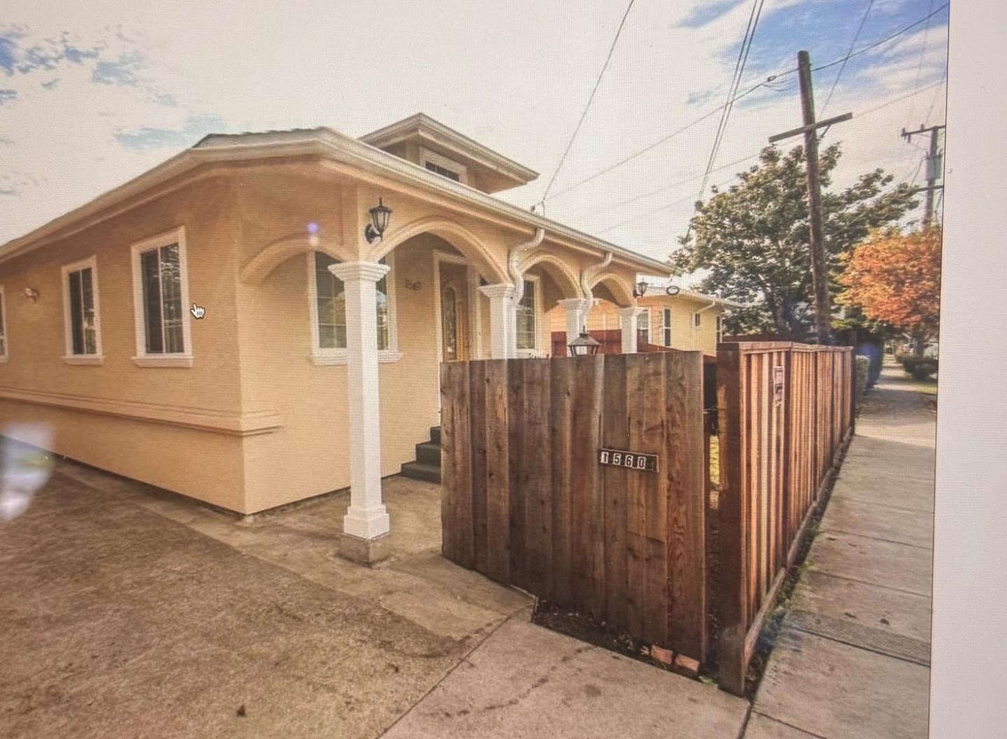 Detail Gallery Image 2 of 8 For 1560 165th, San Leandro,  CA 94578 - 2 Beds | 2 Baths