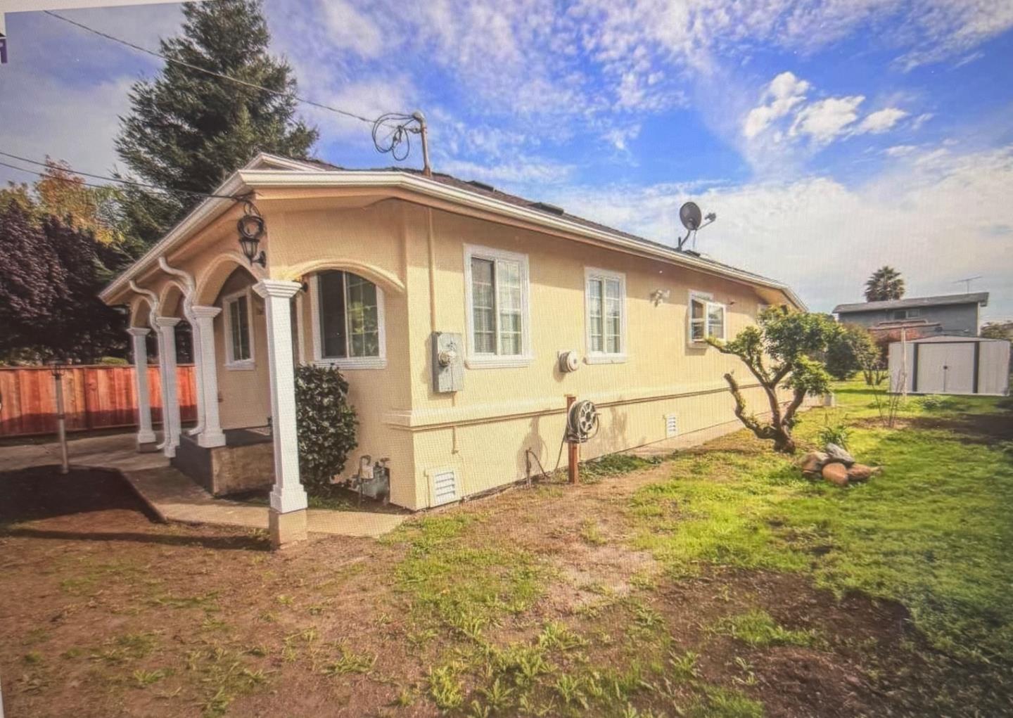 Detail Gallery Image 4 of 8 For 1560 165th, San Leandro,  CA 94578 - 2 Beds | 2 Baths