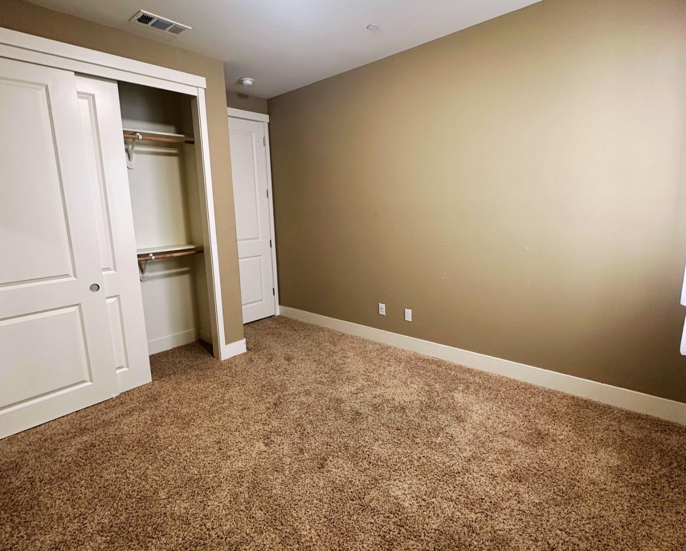 Detail Gallery Image 11 of 13 For 1646 Foxtail Ct, Hollister,  CA 95023 - 4 Beds | 2 Baths