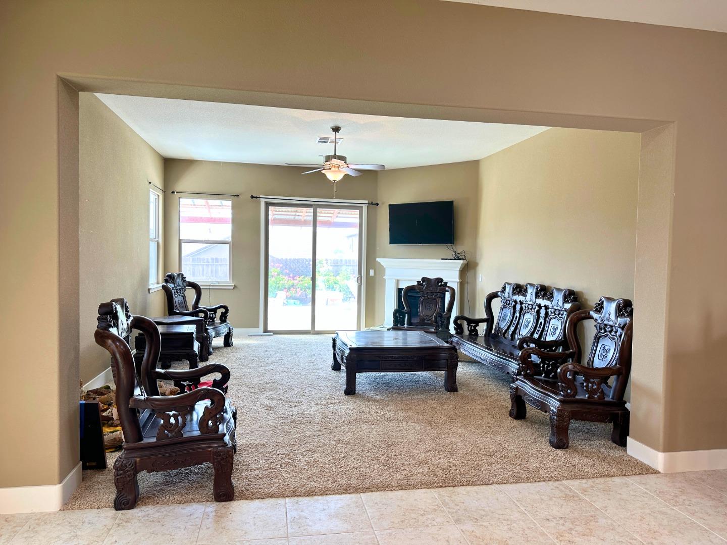 Detail Gallery Image 4 of 13 For 1646 Foxtail Ct, Hollister,  CA 95023 - 4 Beds | 2 Baths