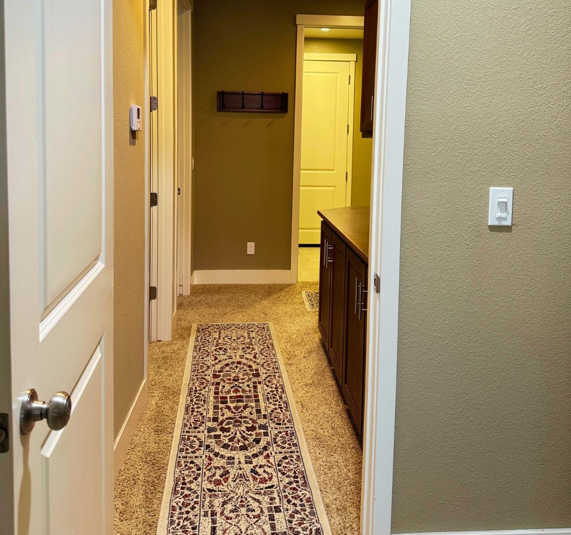 Detail Gallery Image 6 of 13 For 1646 Foxtail Ct, Hollister,  CA 95023 - 4 Beds | 2 Baths