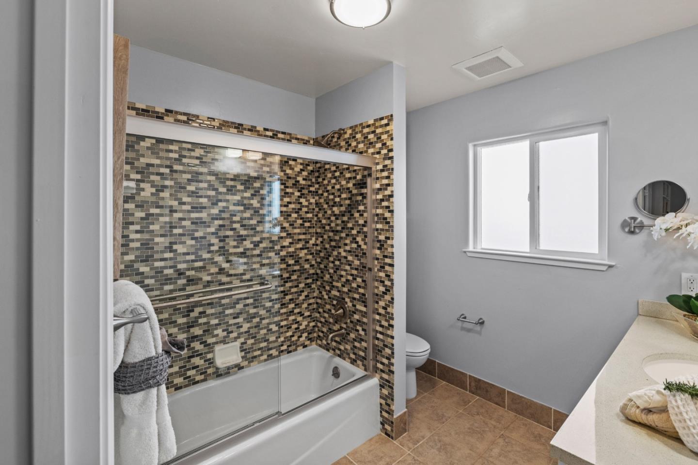 Detail Gallery Image 23 of 32 For 867 Grove St, Monterey,  CA 93940 - 3 Beds | 2 Baths