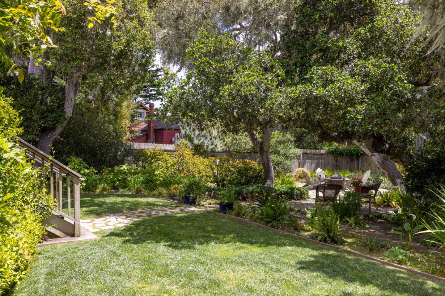 Detail Gallery Image 26 of 32 For 867 Grove St, Monterey,  CA 93940 - 3 Beds | 2 Baths