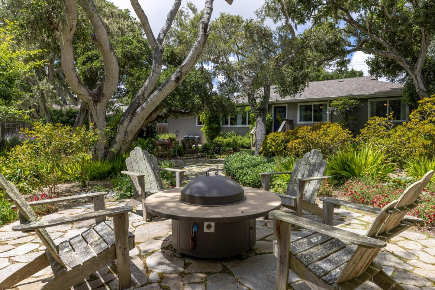 Detail Gallery Image 30 of 32 For 867 Grove St, Monterey,  CA 93940 - 3 Beds | 2 Baths