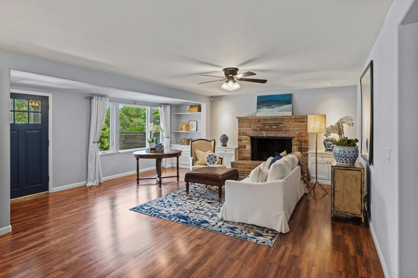 Detail Gallery Image 4 of 32 For 867 Grove St, Monterey,  CA 93940 - 3 Beds | 2 Baths