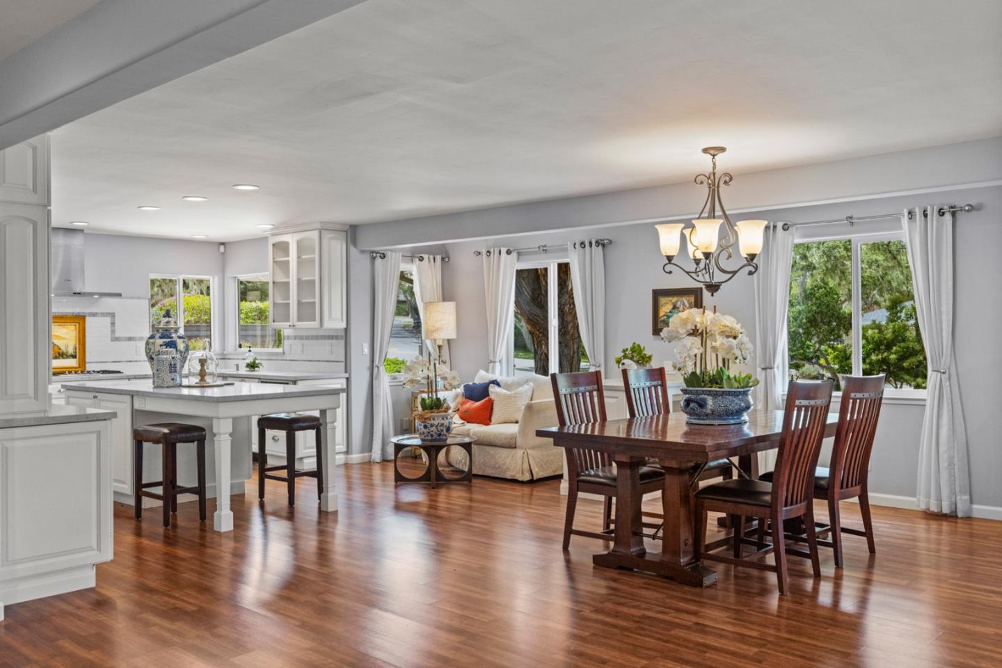 Detail Gallery Image 5 of 32 For 867 Grove St, Monterey,  CA 93940 - 3 Beds | 2 Baths
