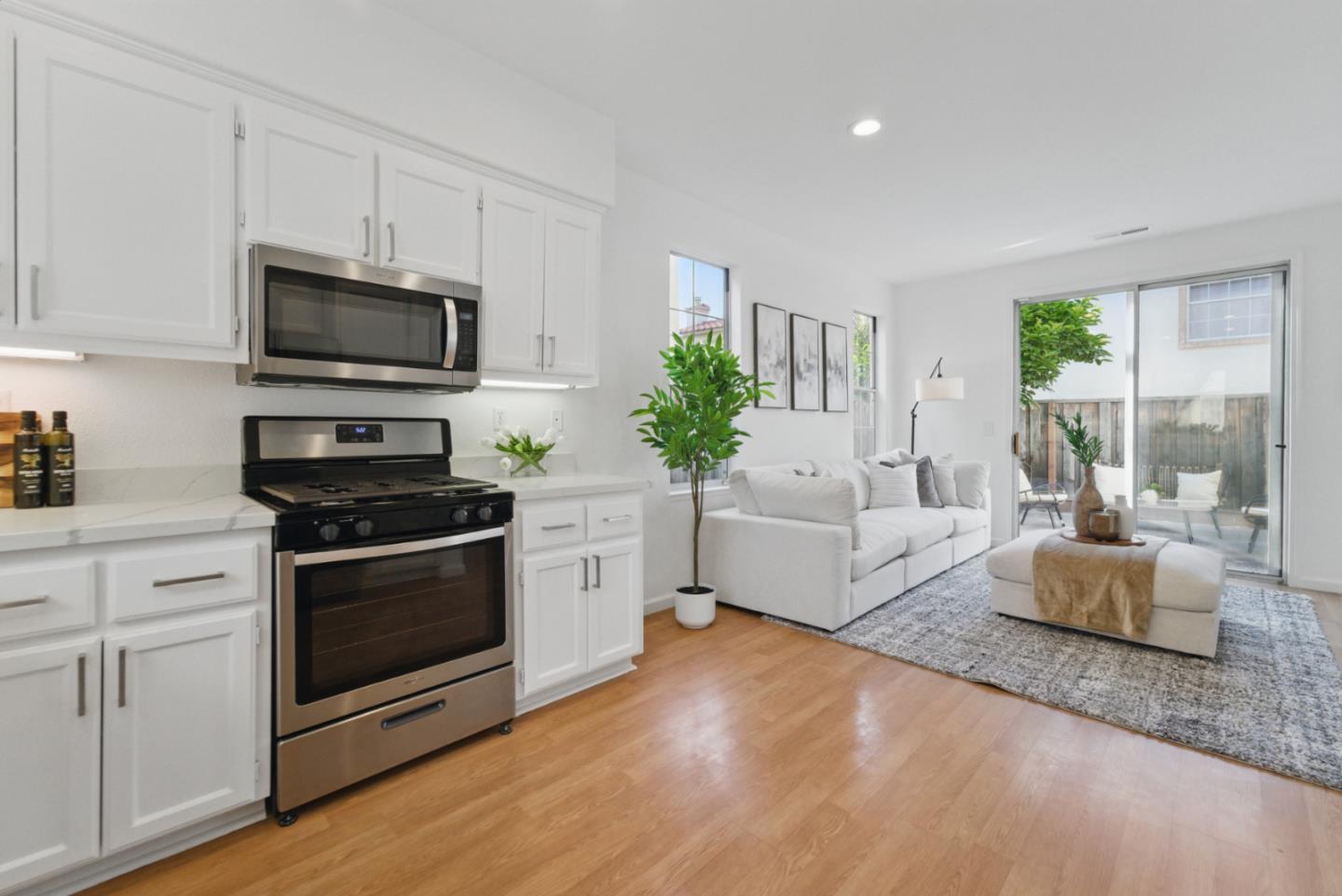 Detail Gallery Image 10 of 31 For 560 Villa Centre Way, San Jose,  CA 95128 - 4 Beds | 2/1 Baths