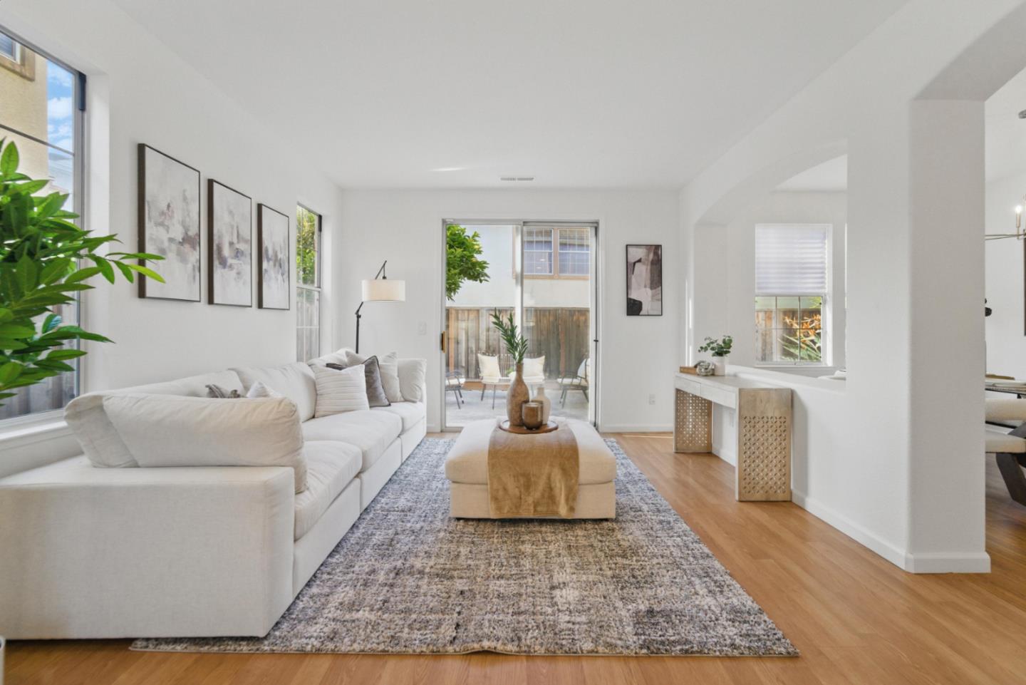 Detail Gallery Image 12 of 31 For 560 Villa Centre Way, San Jose,  CA 95128 - 4 Beds | 2/1 Baths