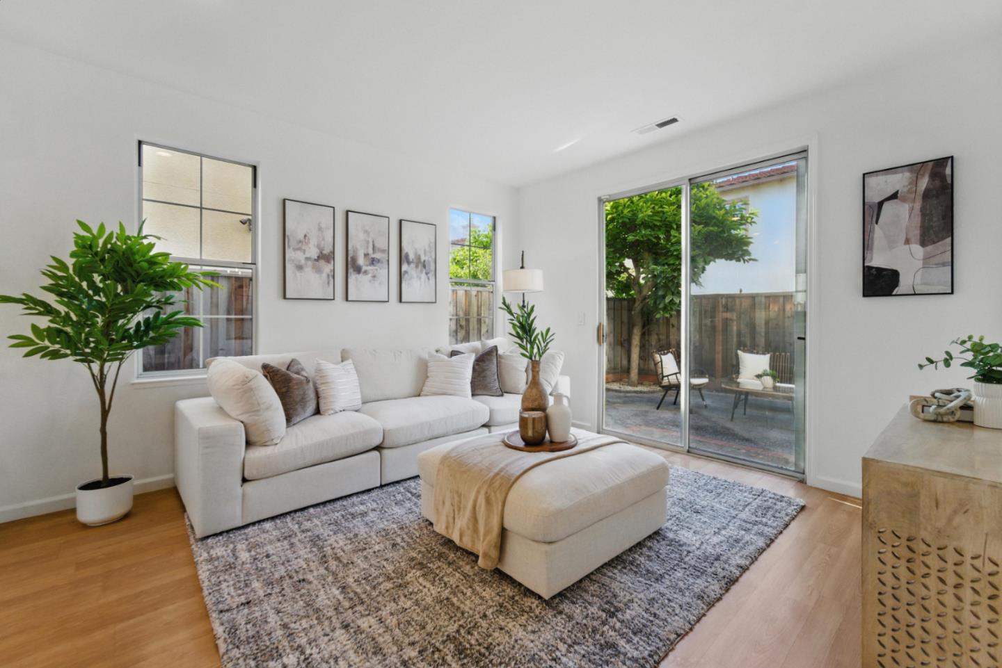 Detail Gallery Image 13 of 31 For 560 Villa Centre Way, San Jose,  CA 95128 - 4 Beds | 2/1 Baths