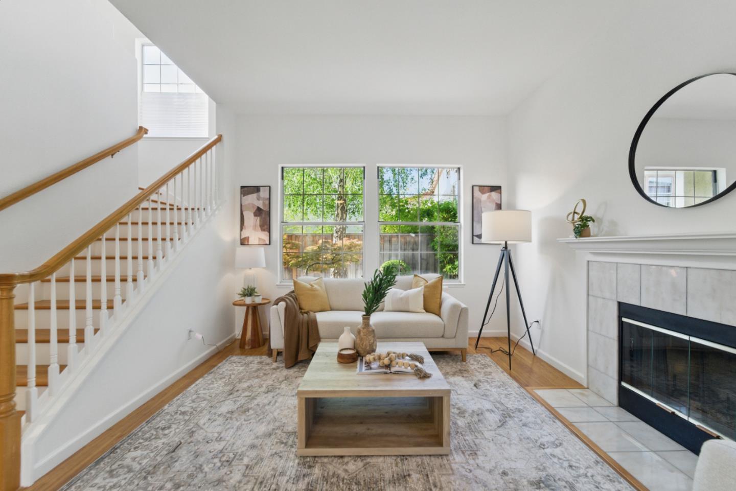 Detail Gallery Image 2 of 31 For 560 Villa Centre Way, San Jose,  CA 95128 - 4 Beds | 2/1 Baths