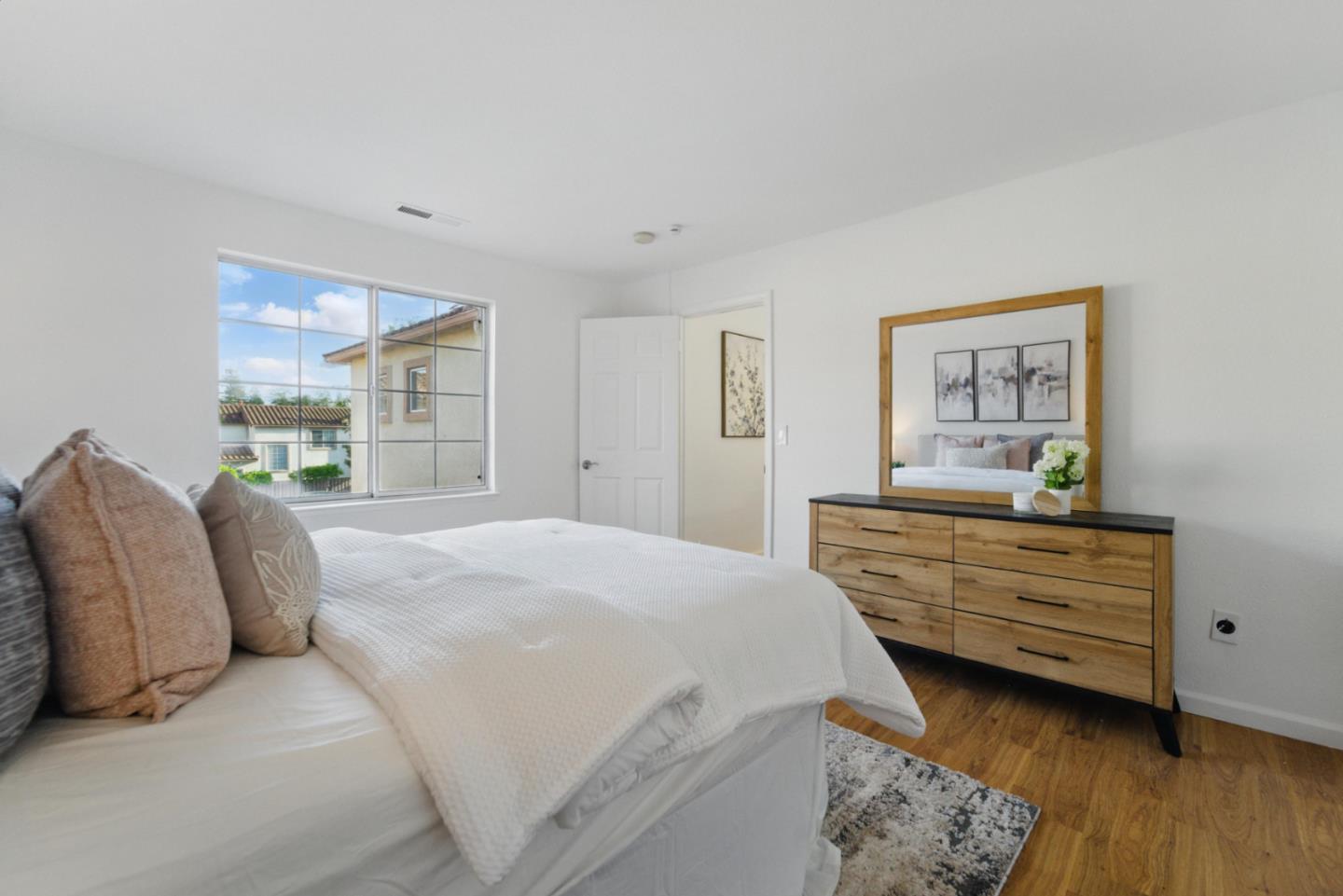 Detail Gallery Image 21 of 31 For 560 Villa Centre Way, San Jose,  CA 95128 - 4 Beds | 2/1 Baths
