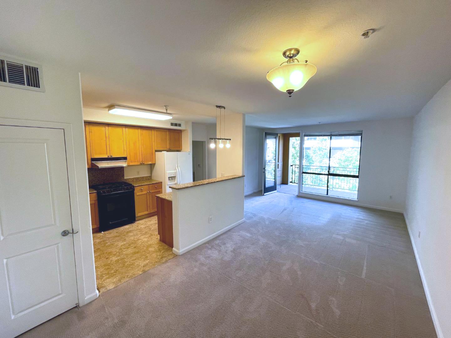 Detail Gallery Image 2 of 12 For 19503 Stevens Creek #311,  Cupertino,  CA 95014 - 2 Beds | 2 Baths