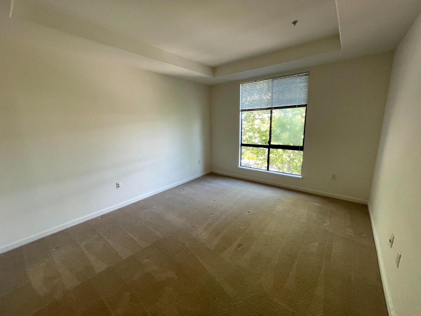 Detail Gallery Image 4 of 12 For 19503 Stevens Creek #311,  Cupertino,  CA 95014 - 2 Beds | 2 Baths