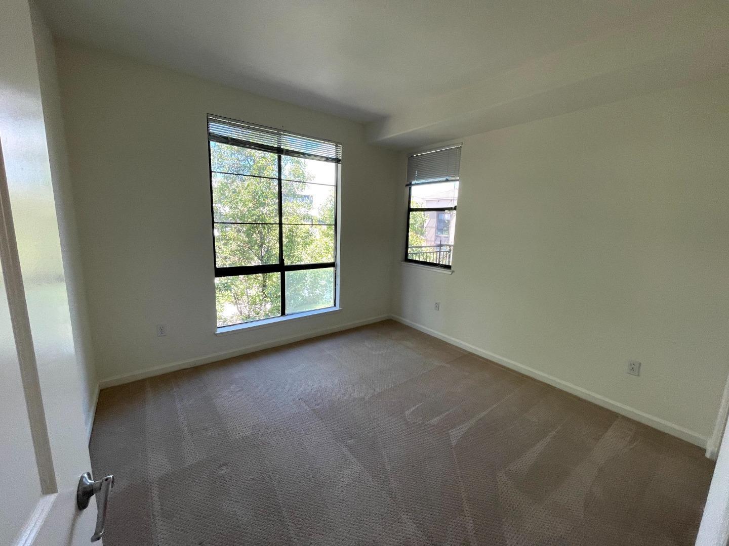 Detail Gallery Image 7 of 12 For 19503 Stevens Creek #311,  Cupertino,  CA 95014 - 2 Beds | 2 Baths