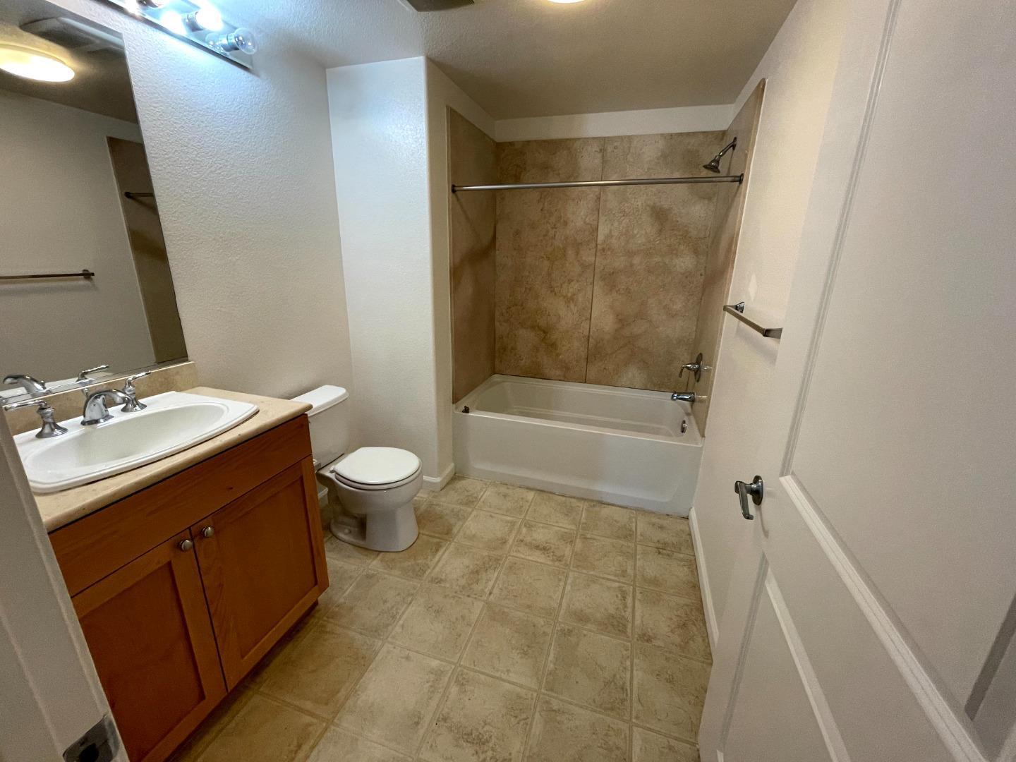 Detail Gallery Image 8 of 12 For 19503 Stevens Creek #311,  Cupertino,  CA 95014 - 2 Beds | 2 Baths