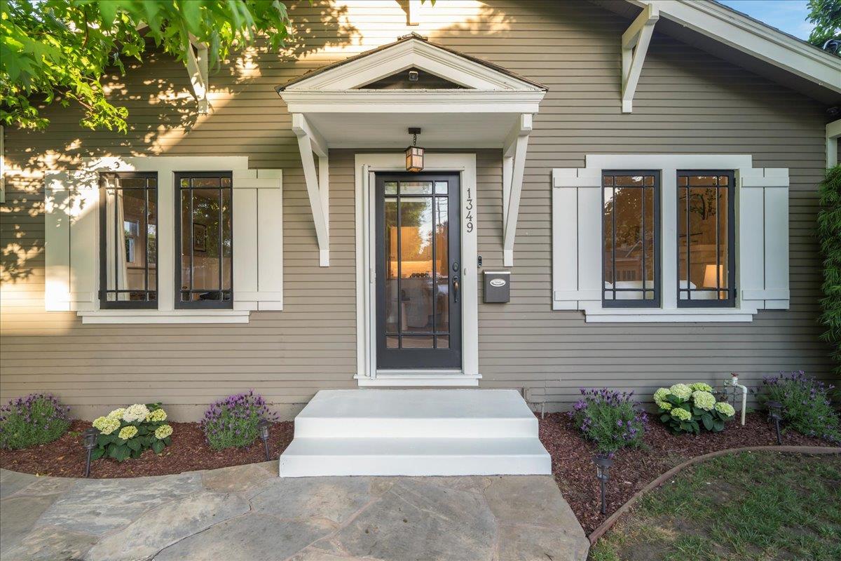 Detail Gallery Image 4 of 67 For 1349 Iris Ct, San Jose,  CA 95125 - 3 Beds | 2/1 Baths
