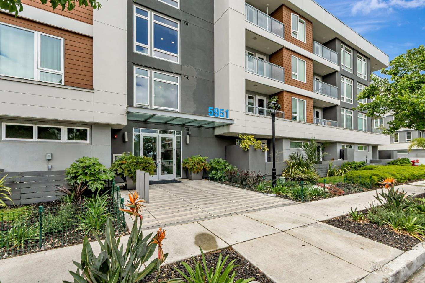 Detail Gallery Image 4 of 40 For 5951 Sunstone Dr #415,  San Jose,  CA 95123 - 2 Beds | 1 Baths