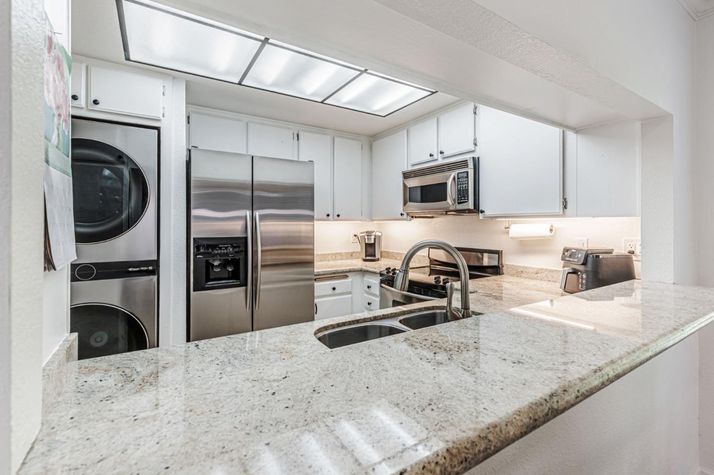Detail Gallery Image 11 of 30 For 775 Williamsburg Way #APT B,  Gilroy,  CA 95020 - 1 Beds | 1 Baths