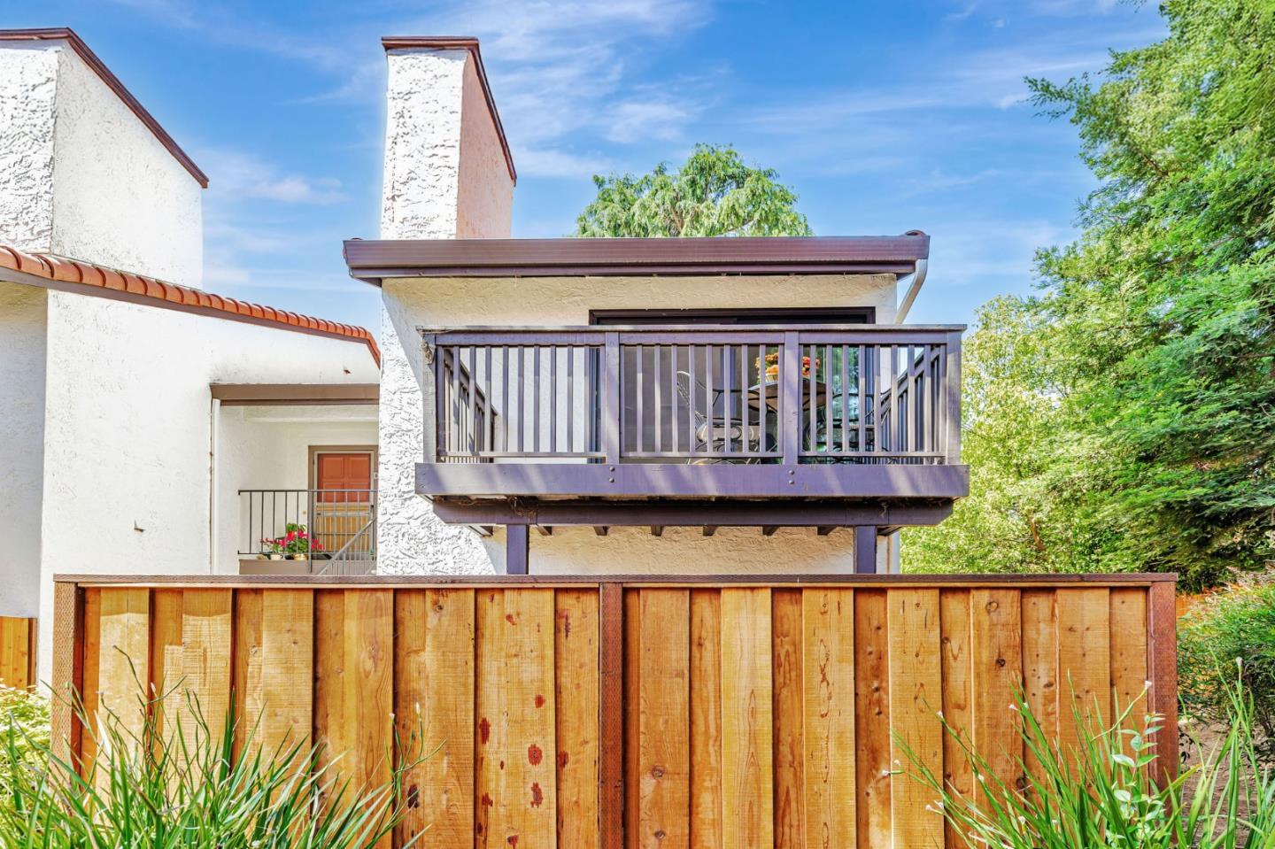Detail Gallery Image 2 of 30 For 775 Williamsburg Way #APT B,  Gilroy,  CA 95020 - 1 Beds | 1 Baths