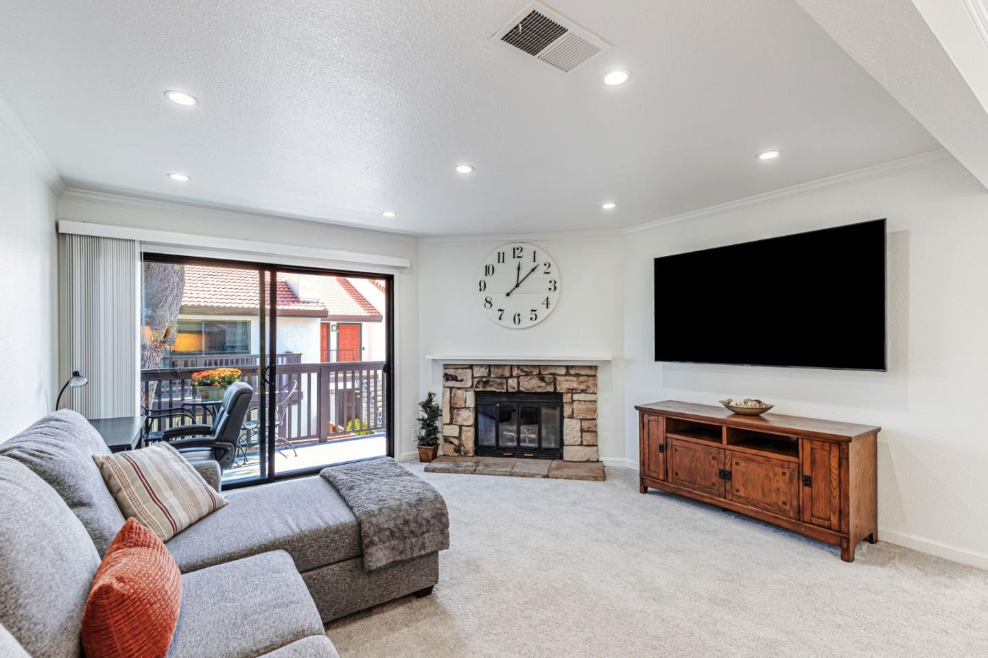 Detail Gallery Image 5 of 30 For 775 Williamsburg Way #APT B,  Gilroy,  CA 95020 - 1 Beds | 1 Baths