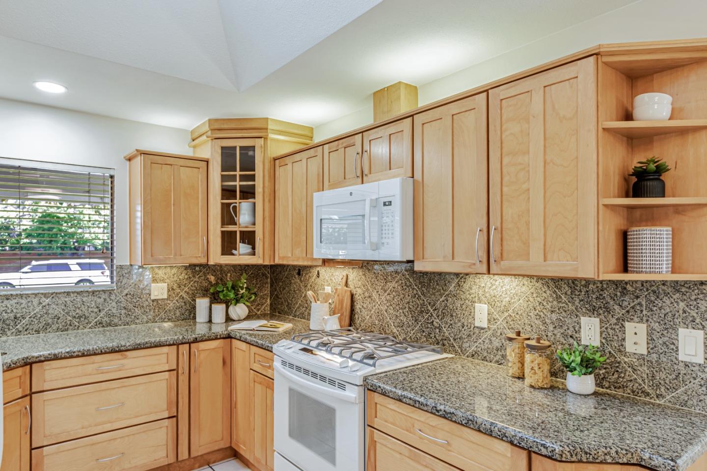 Detail Gallery Image 14 of 30 For 1730 Don Ave, San Jose,  CA 95124 - 3 Beds | 2 Baths