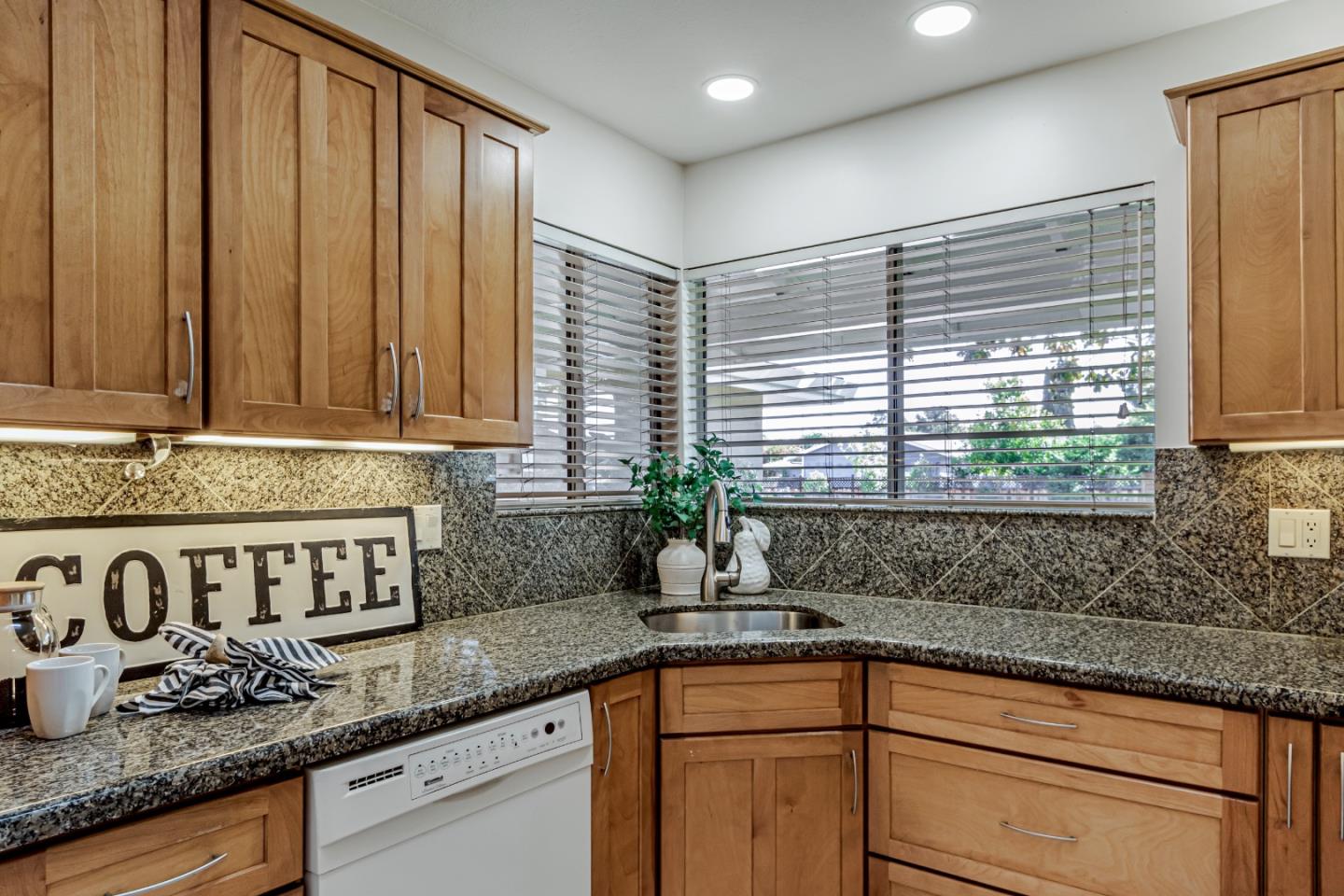 Detail Gallery Image 15 of 30 For 1730 Don Ave, San Jose,  CA 95124 - 3 Beds | 2 Baths