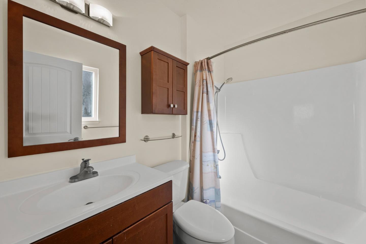 Detail Gallery Image 18 of 41 For 881 Terry St, Monterey,  CA 93940 - 3 Beds | 2/1 Baths
