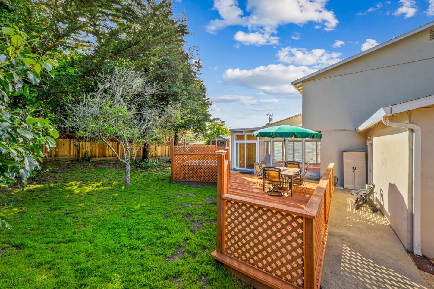Detail Gallery Image 28 of 41 For 881 Terry St, Monterey,  CA 93940 - 3 Beds | 2/1 Baths