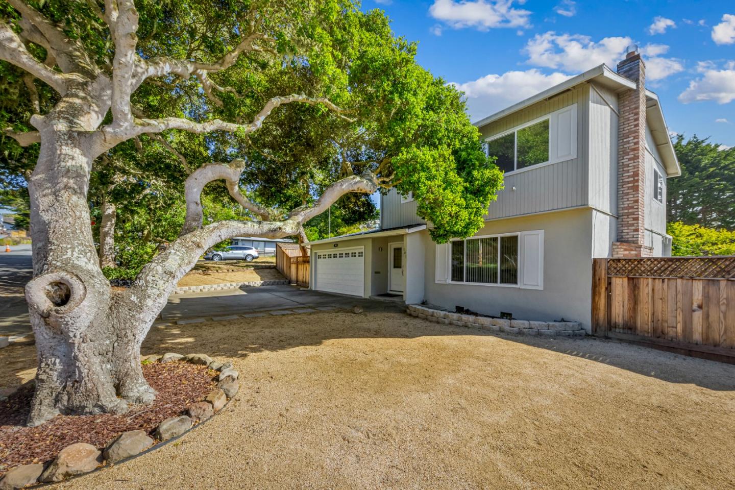 Detail Gallery Image 3 of 41 For 881 Terry St, Monterey,  CA 93940 - 3 Beds | 2/1 Baths
