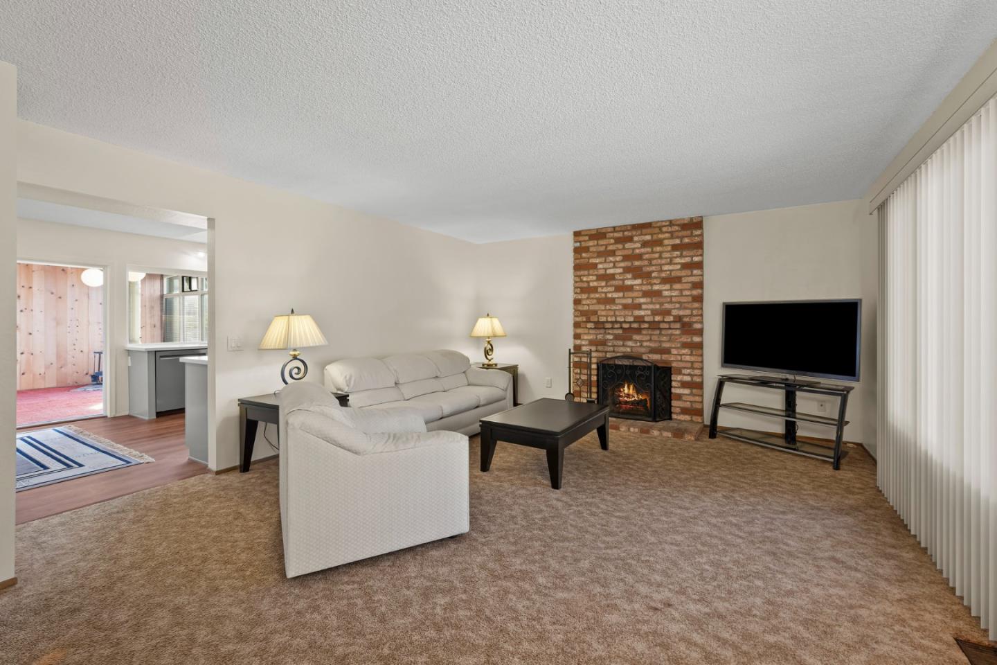 Detail Gallery Image 5 of 41 For 881 Terry St, Monterey,  CA 93940 - 3 Beds | 2/1 Baths