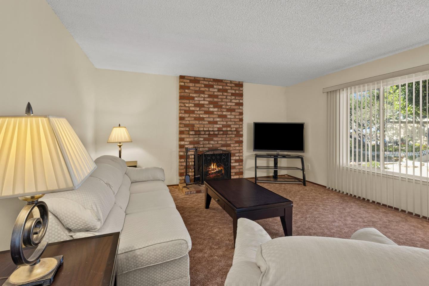 Detail Gallery Image 6 of 41 For 881 Terry St, Monterey,  CA 93940 - 3 Beds | 2/1 Baths