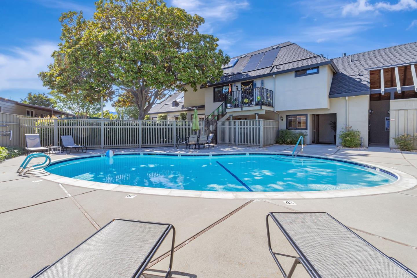 Detail Gallery Image 10 of 49 For 690 Persian Dr #9,  Sunnyvale,  CA 94089 - 2 Beds | 2 Baths