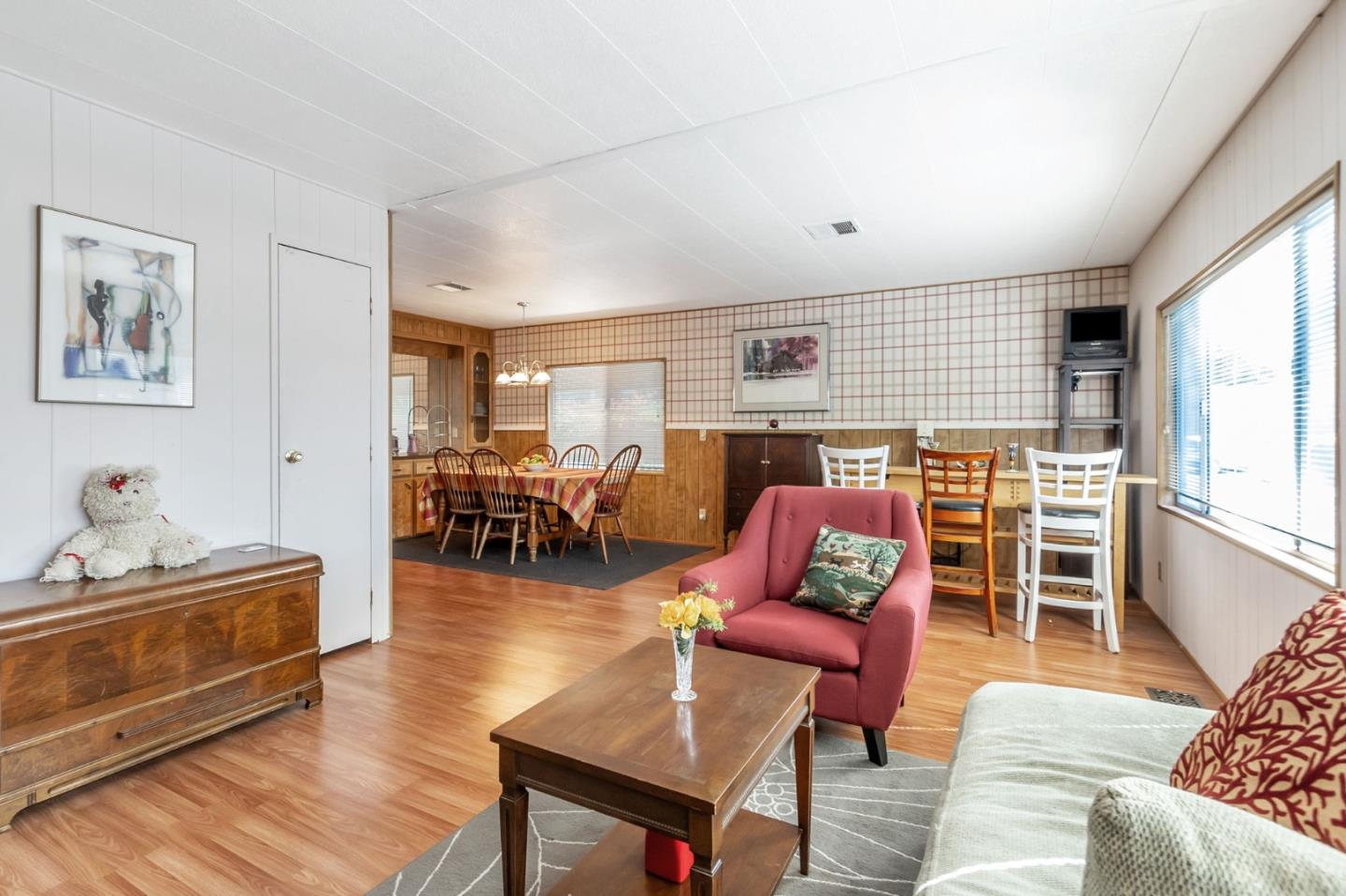 Detail Gallery Image 17 of 49 For 690 Persian Dr #9,  Sunnyvale,  CA 94089 - 2 Beds | 2 Baths