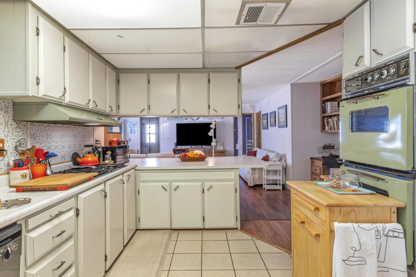 Detail Gallery Image 20 of 49 For 690 Persian Dr #9,  Sunnyvale,  CA 94089 - 2 Beds | 2 Baths
