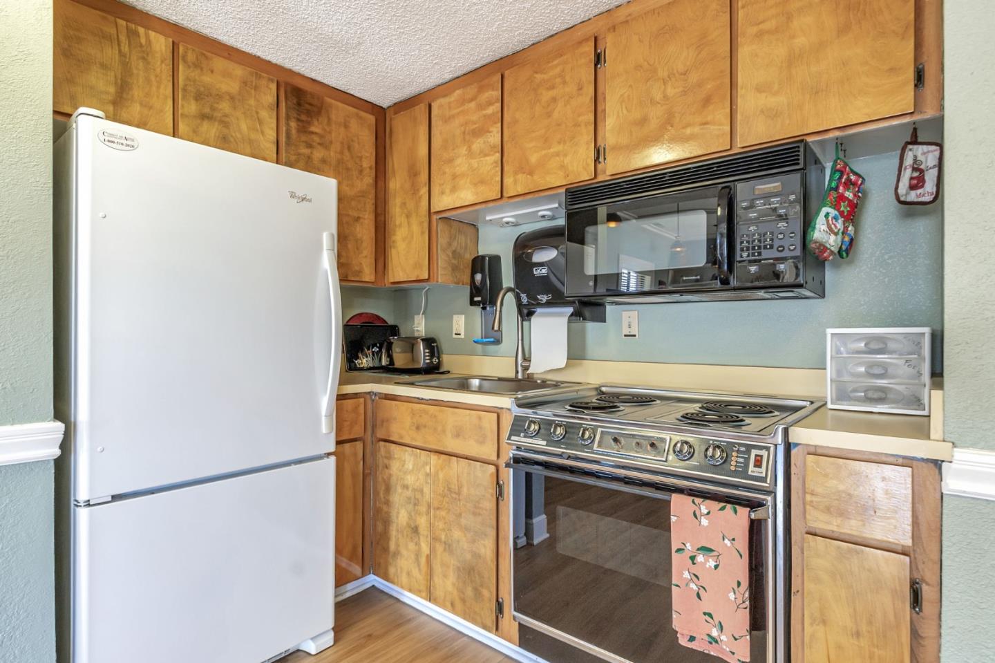 Detail Gallery Image 25 of 49 For 690 Persian Dr #9,  Sunnyvale,  CA 94089 - 2 Beds | 2 Baths