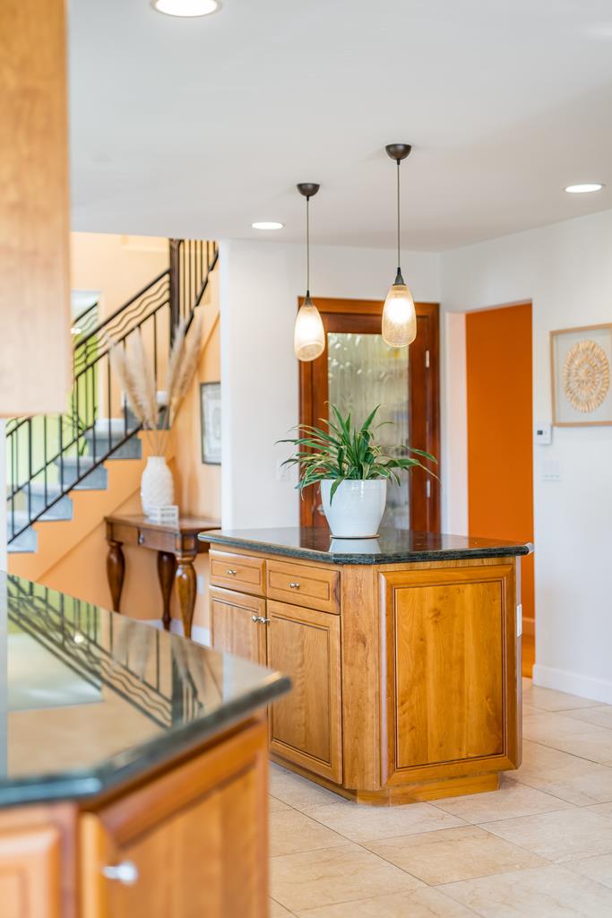 Detail Gallery Image 5 of 68 For 1021 Webster St, Santa Cruz,  CA 95062 - 3 Beds | 2 Baths