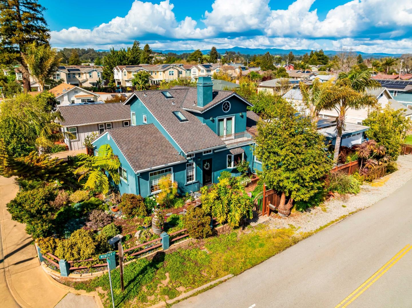 Detail Gallery Image 62 of 68 For 1021 Webster St, Santa Cruz,  CA 95062 - 3 Beds | 2 Baths