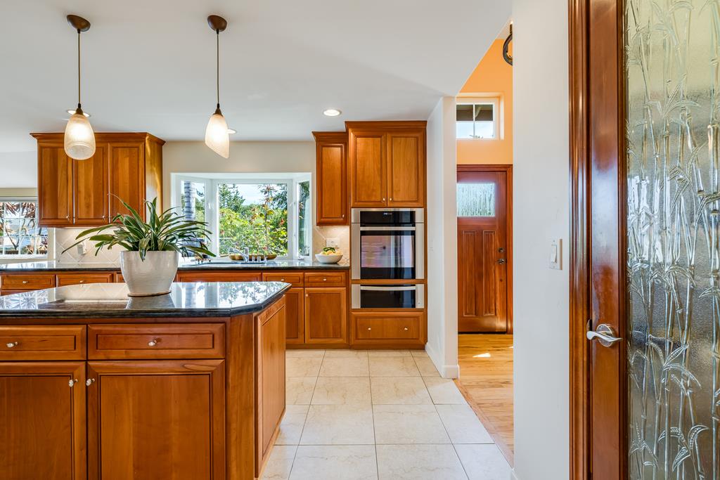 Detail Gallery Image 7 of 68 For 1021 Webster St, Santa Cruz,  CA 95062 - 3 Beds | 2 Baths
