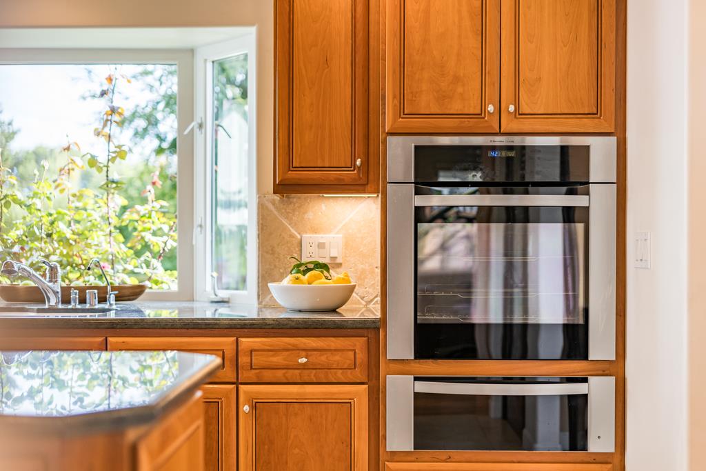 Detail Gallery Image 8 of 68 For 1021 Webster St, Santa Cruz,  CA 95062 - 3 Beds | 2 Baths