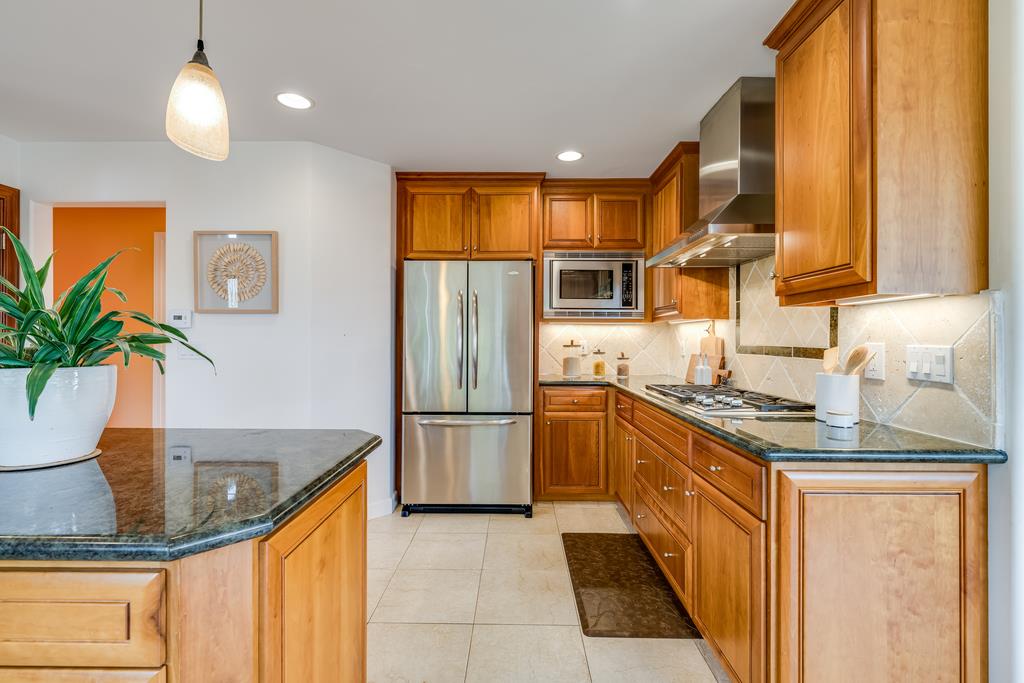 Detail Gallery Image 9 of 68 For 1021 Webster St, Santa Cruz,  CA 95062 - 3 Beds | 2 Baths