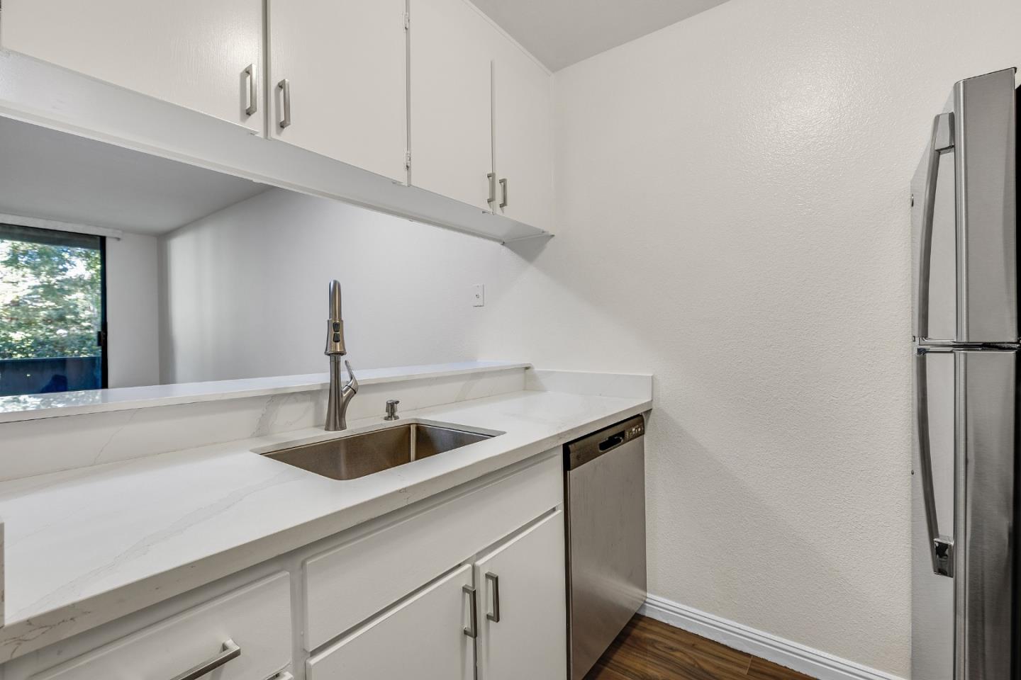 Detail Gallery Image 3 of 29 For 6109 Shelter Creek Ln, San Bruno,  CA 94066 - 0 Beds | 1 Baths