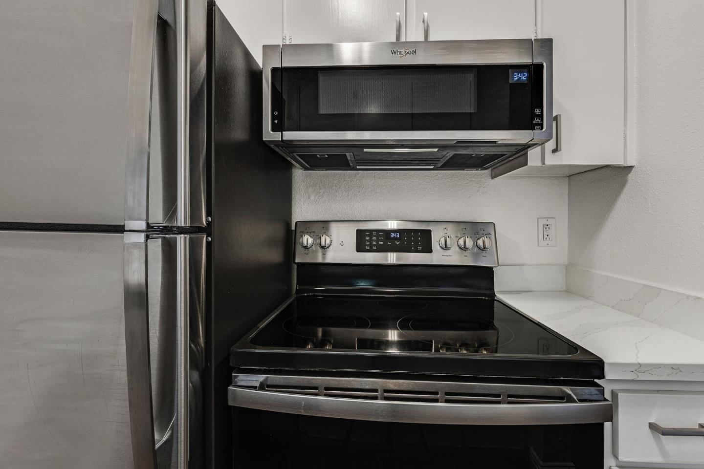 Detail Gallery Image 6 of 29 For 6109 Shelter Creek Ln, San Bruno,  CA 94066 - 0 Beds | 1 Baths
