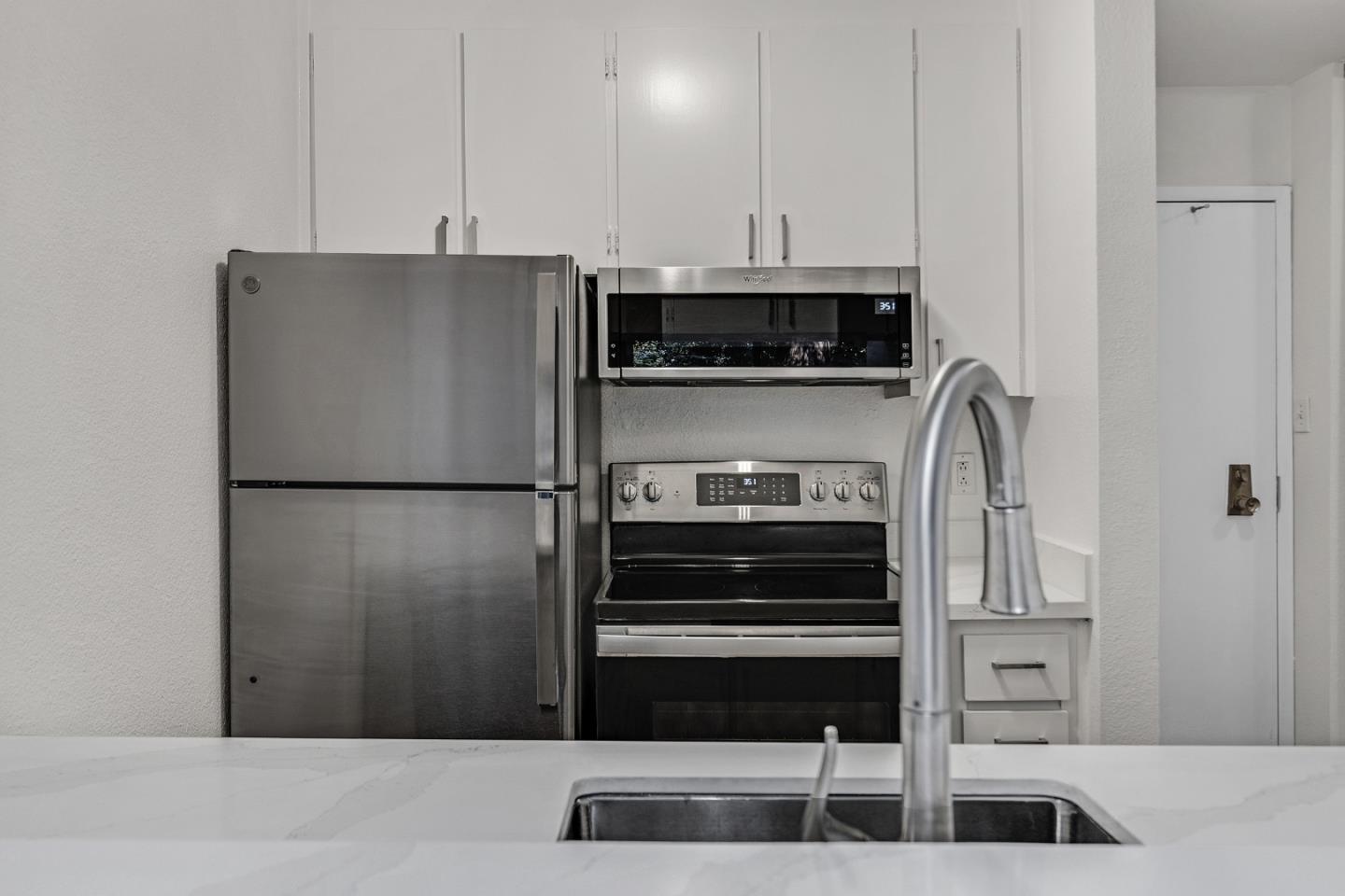 Detail Gallery Image 8 of 29 For 6109 Shelter Creek Ln, San Bruno,  CA 94066 - 0 Beds | 1 Baths