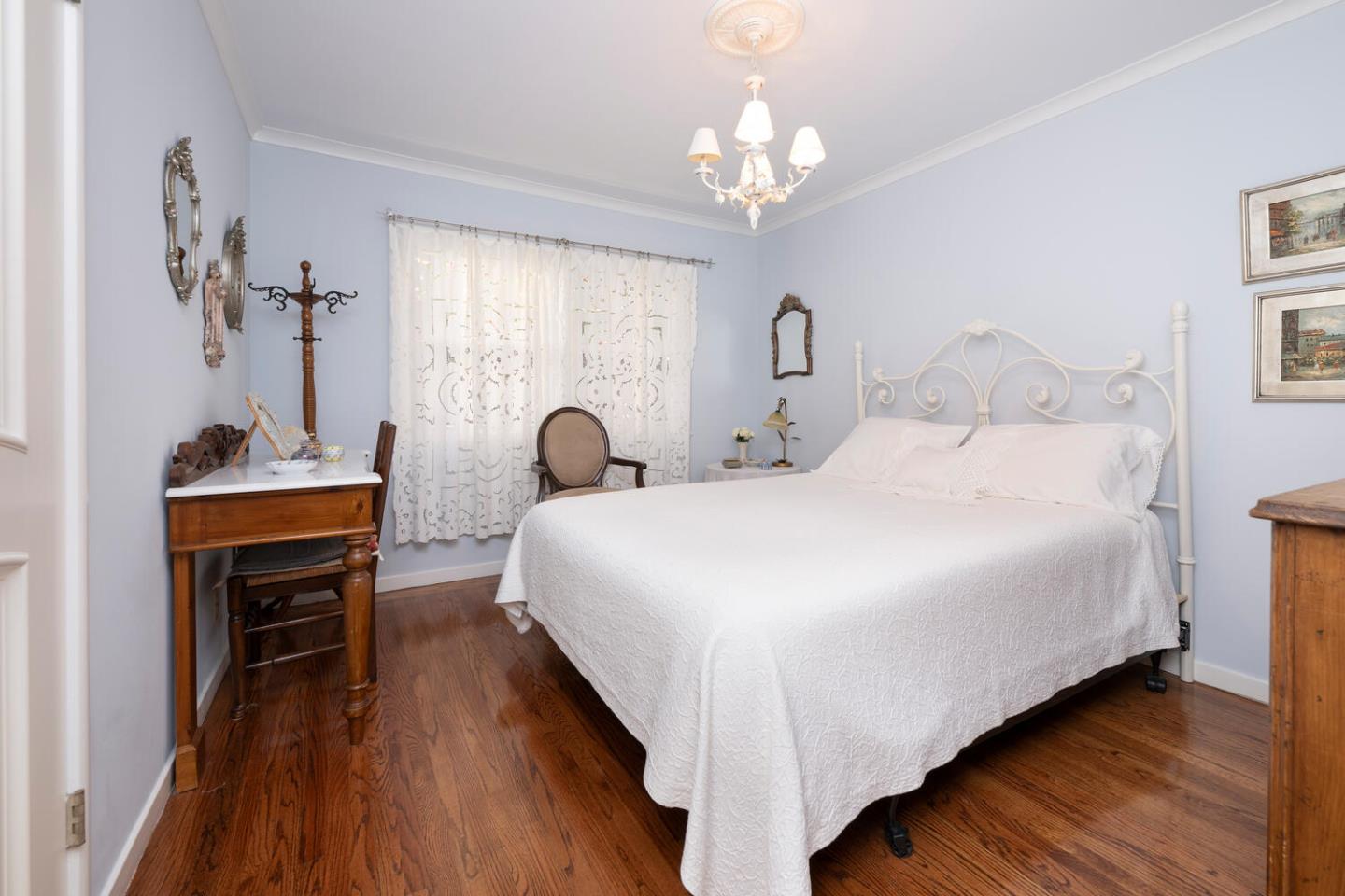 Detail Gallery Image 19 of 25 For 501 Yale Dr, San Mateo,  CA 94402 - 3 Beds | 2 Baths