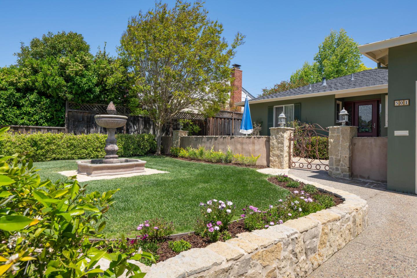 Detail Gallery Image 2 of 25 For 501 Yale Dr, San Mateo,  CA 94402 - 3 Beds | 2 Baths