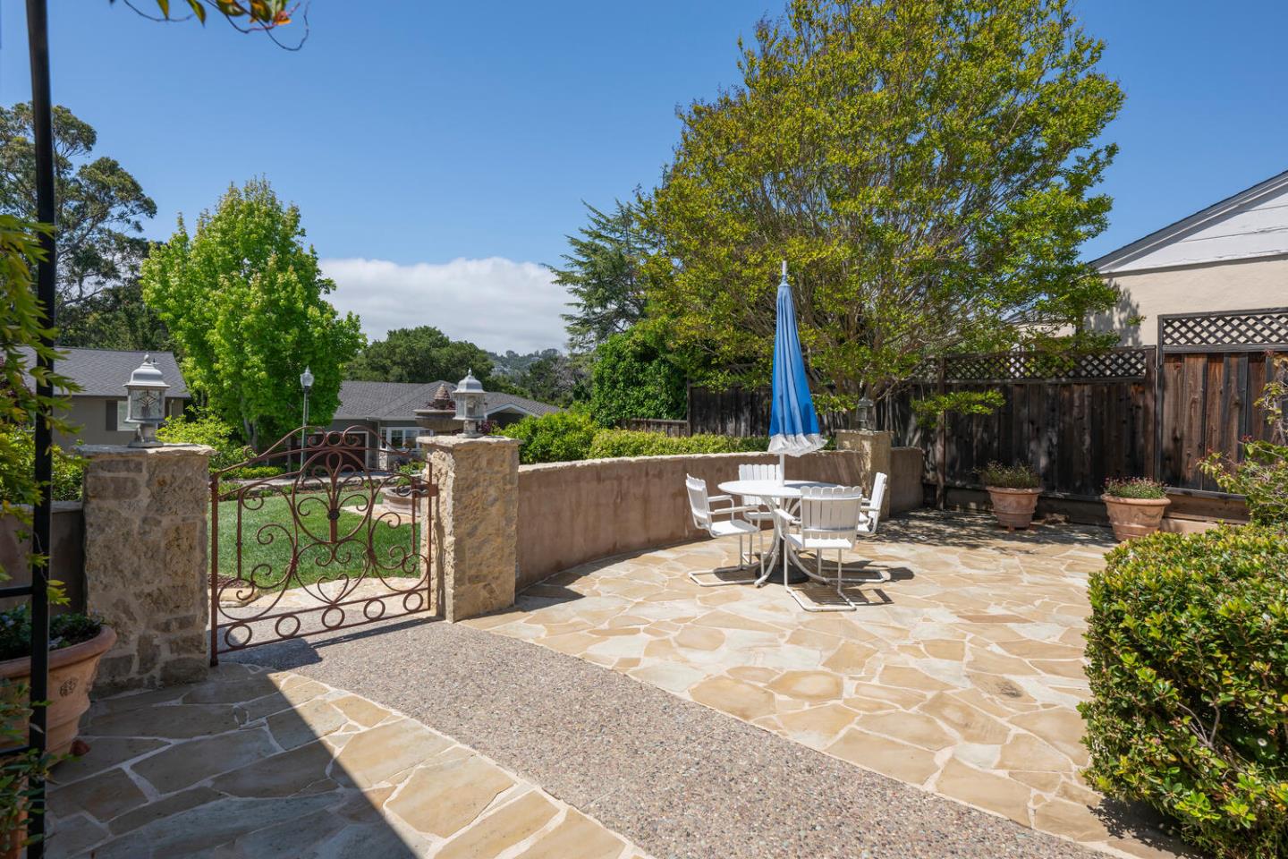 Detail Gallery Image 4 of 25 For 501 Yale Dr, San Mateo,  CA 94402 - 3 Beds | 2 Baths