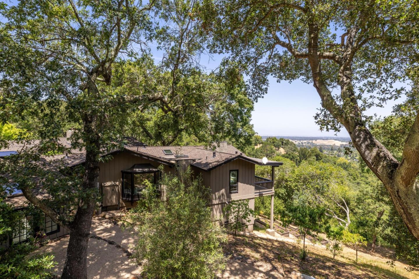 Detail Gallery Image 105 of 111 For 138 Bolivar Ln, Portola Valley,  CA 94028 - 6 Beds | 6 Baths