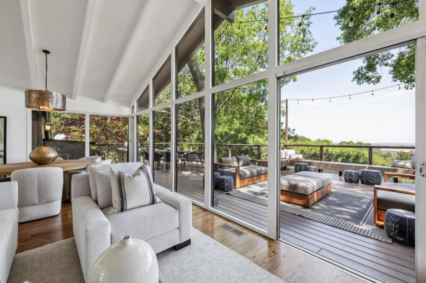 Detail Gallery Image 17 of 111 For 138 Bolivar Ln, Portola Valley,  CA 94028 - 6 Beds | 6 Baths